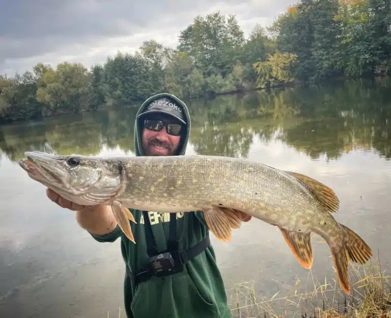 Victor von Ich geh' angeln aus der Better-Fishing-Jury mit einem Hecht